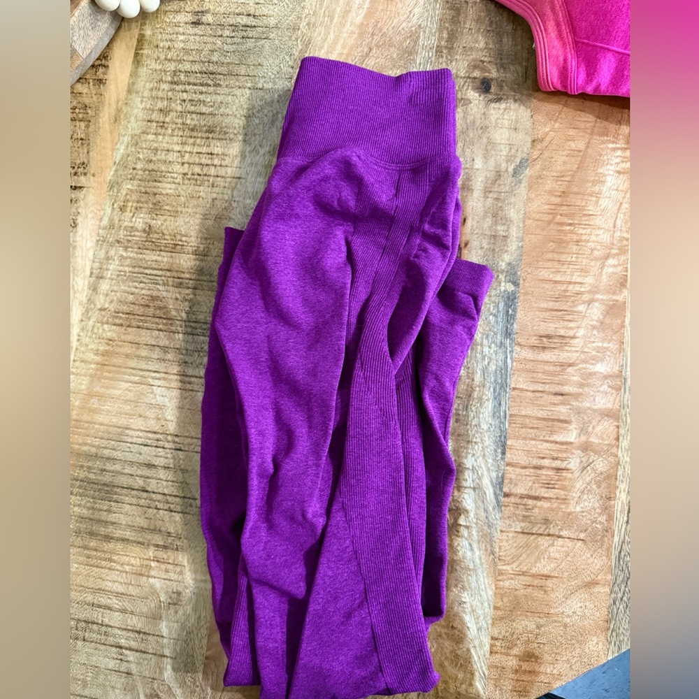 Buffbunny miracle leggings- grape juice